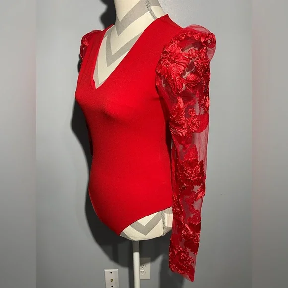Elegant Red Floral Sleeve Women's Top - Picture 2 of 9